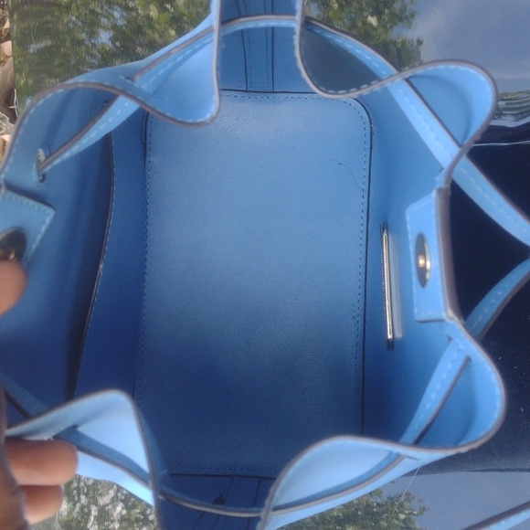 NWOT.. Micheal kors bucket purse & wallet - Picture 4 of 9